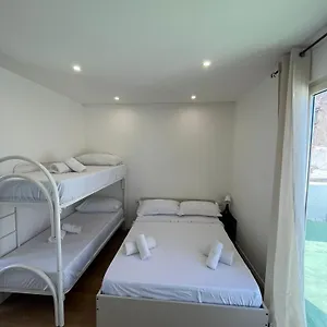 https://casa-la-terrazza-dei-tribunali.hotels-amalfi.com